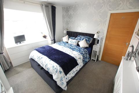 97 Lees Road, Ashton-under-lyne, OL6 8BQ