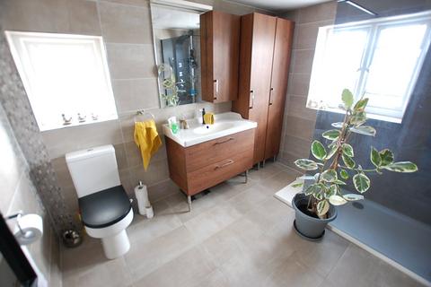 97 Lees Road, Ashton-under-lyne, OL6 8BQ