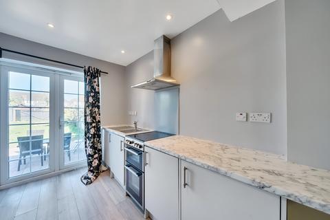 21 Worcester Close, Mitcham, CR4 1SQ