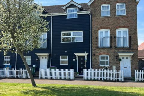 9 Atkinson Road, Hawkinge, Folkestone, CT18 7SB