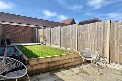 9 Atkinson Road, Hawkinge, Folkestone, CT18 7SB
