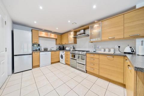 9 Atkinson Road, Hawkinge, Folkestone, CT18 7SB