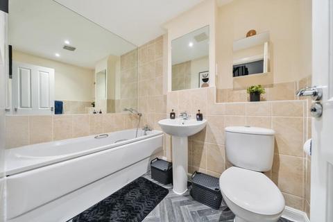 9 Atkinson Road, Hawkinge, Folkestone, CT18 7SB