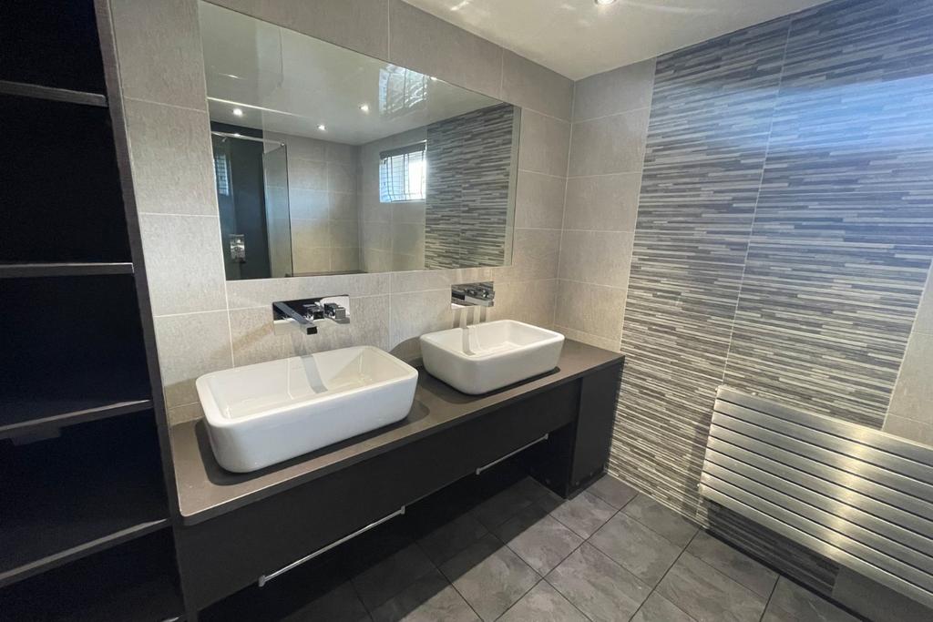 En Suite Shower Room
