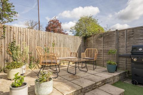 95 Beaconsfield Road, Surbiton, KT5 9AW