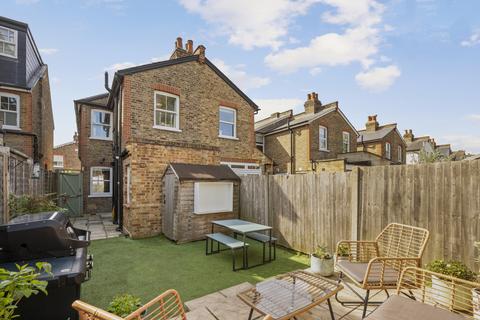 95 Beaconsfield Road, Surbiton, KT5 9AW