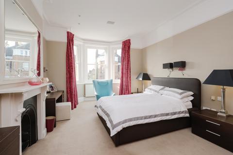 5 Berkeley Place, London, SW19 4NN