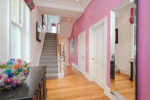 5 Berkeley Place, London, SW19 4NN