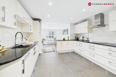 4 bedroom detached house for sale, Great North Road, St. Neots PE19