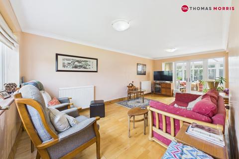 4 bedroom detached house for sale, Milton Avenue, St. Neots PE19