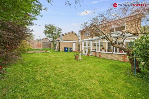 4 bedroom detached house for sale, Milton Avenue, St. Neots PE19