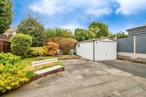 2 bedroom bungalow for sale, Manor Road, Batley WF17