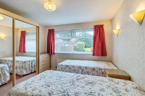 2 bedroom bungalow for sale, Manor Road, Batley WF17