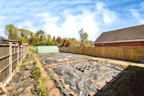 2 bedroom bungalow for sale, Tatenhill Lane, Burton-on-Trent DE14