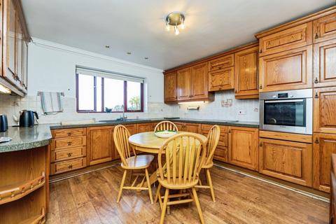 28 Allott Close, Ravenfield, Rotherham, S65 4NY
