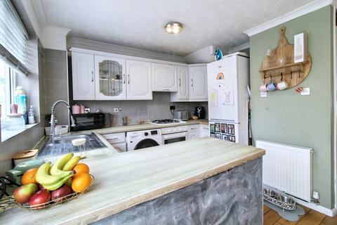 3 bedroom semi-detached house for sale, Maskell Way,  Farnborough, GU14
