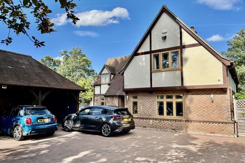 5 bedroom detached house for sale, Great North Road, St Neots PE19