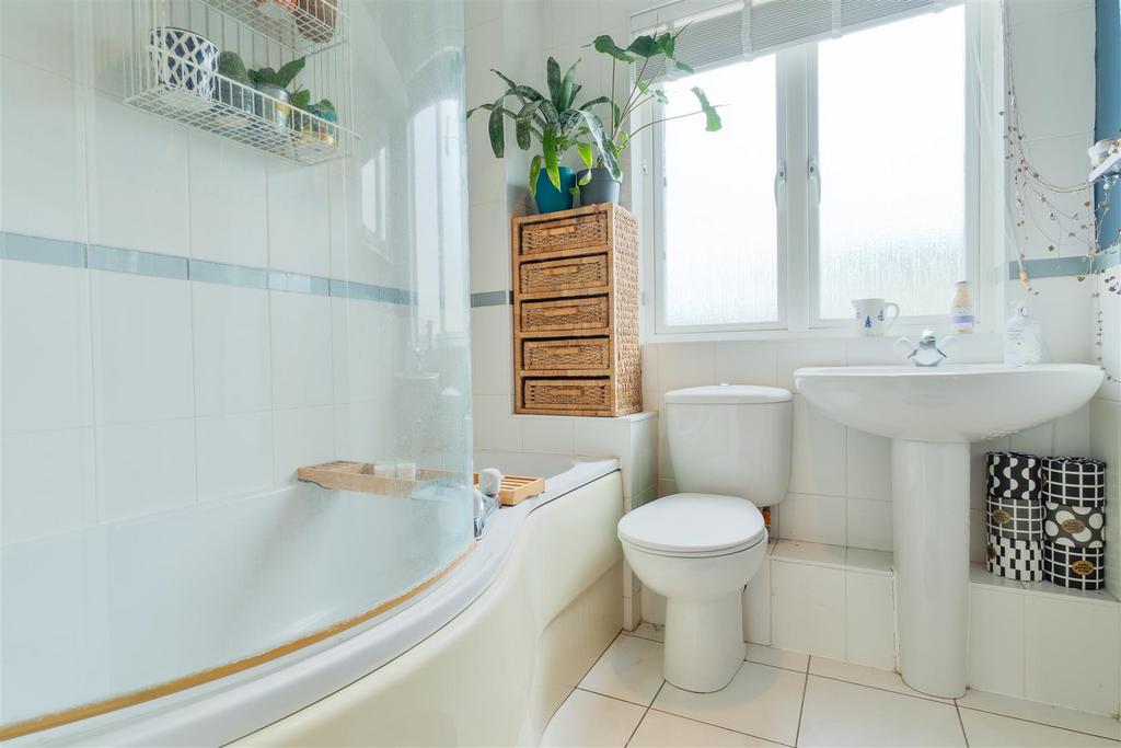 Family Bathroom.jpg