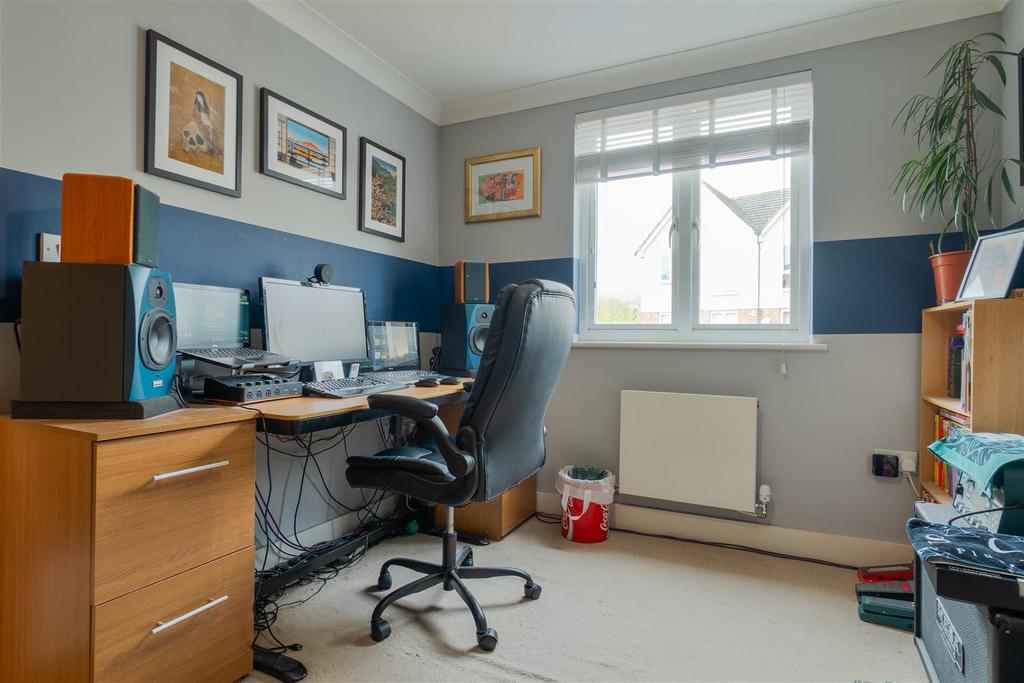 Bedroom..jpg