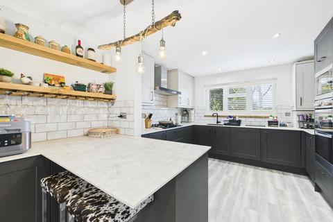 72 Reedham Drive, Purley, CR8 4DS