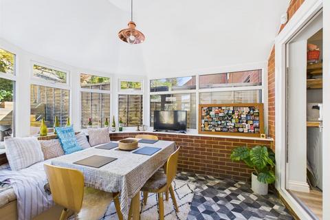 72 Reedham Drive, Purley, CR8 4DS