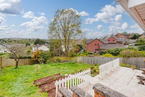 2 bedroom detached bungalow for sale, Prince Of Wales Road, Crediton, EX17