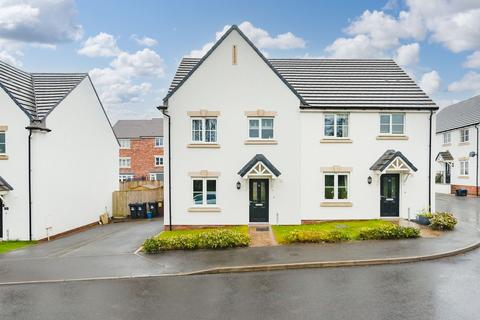 14 Bevin Square, Copplestone, Crediton, EX17 5EJ