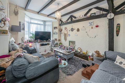 2 bedroom end of terrace house for sale, Tara Street, Holyhead LL65
