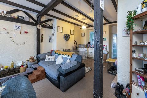 2 bedroom end of terrace house for sale, Tara Street, Holyhead LL65