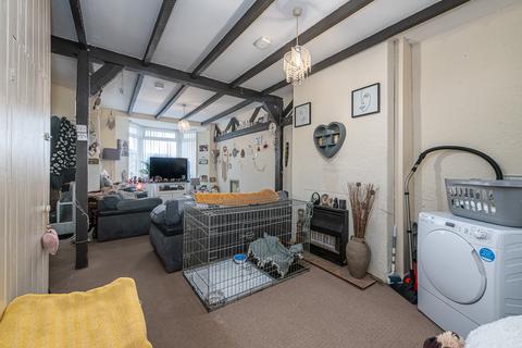 2 bedroom end of terrace house for sale, Tara Street, Holyhead LL65