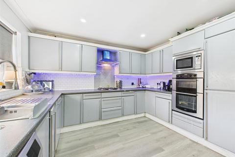 9 Wyndhurst Close, South Croydon, CR2 6EP