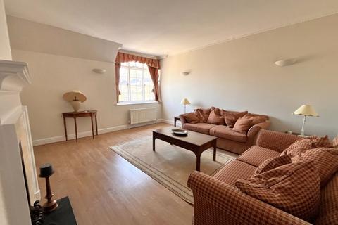 2 bedroom apartment to rent, Vicarage Road, Staines TW18