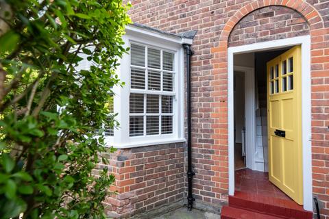 2 bedroom cottage for sale, Hampstead Garden Subub, London, NW11