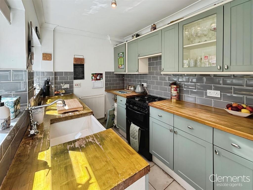 9398884f-Kitchen 201.jpg