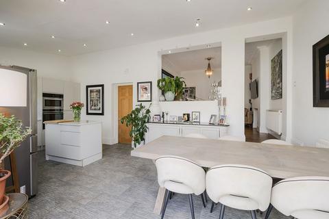19b Laurel Road, London, SW20 0PP