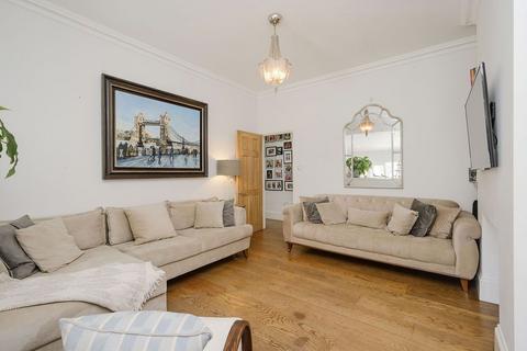 19b Laurel Road, London, SW20 0PP