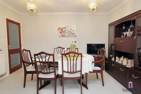 3 bedroom semi-detached house for sale, Southern Way, Letchworth Garden City, SG6