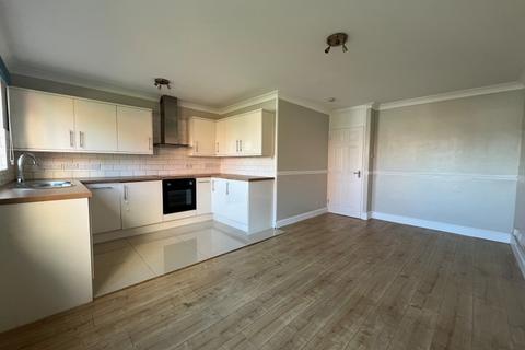 2 bedroom flat to rent, Scotts Avenue, Sunbury-on-Thames TW16