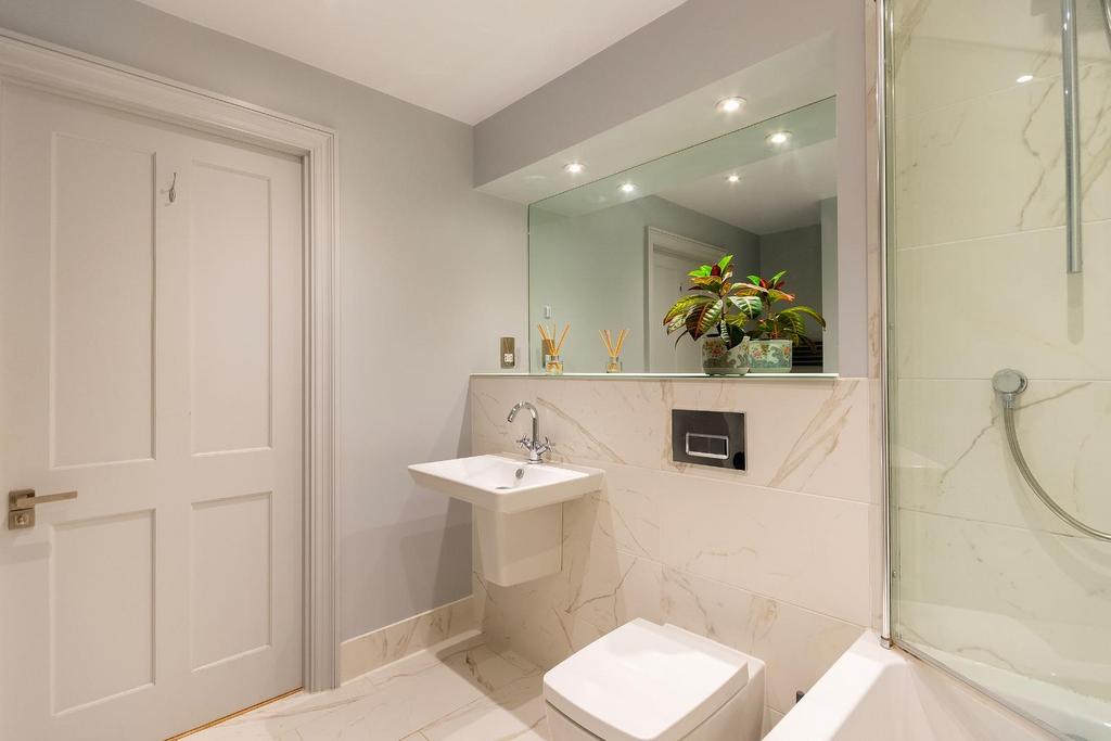 1 C1 HBR - Bathroom A.jpg