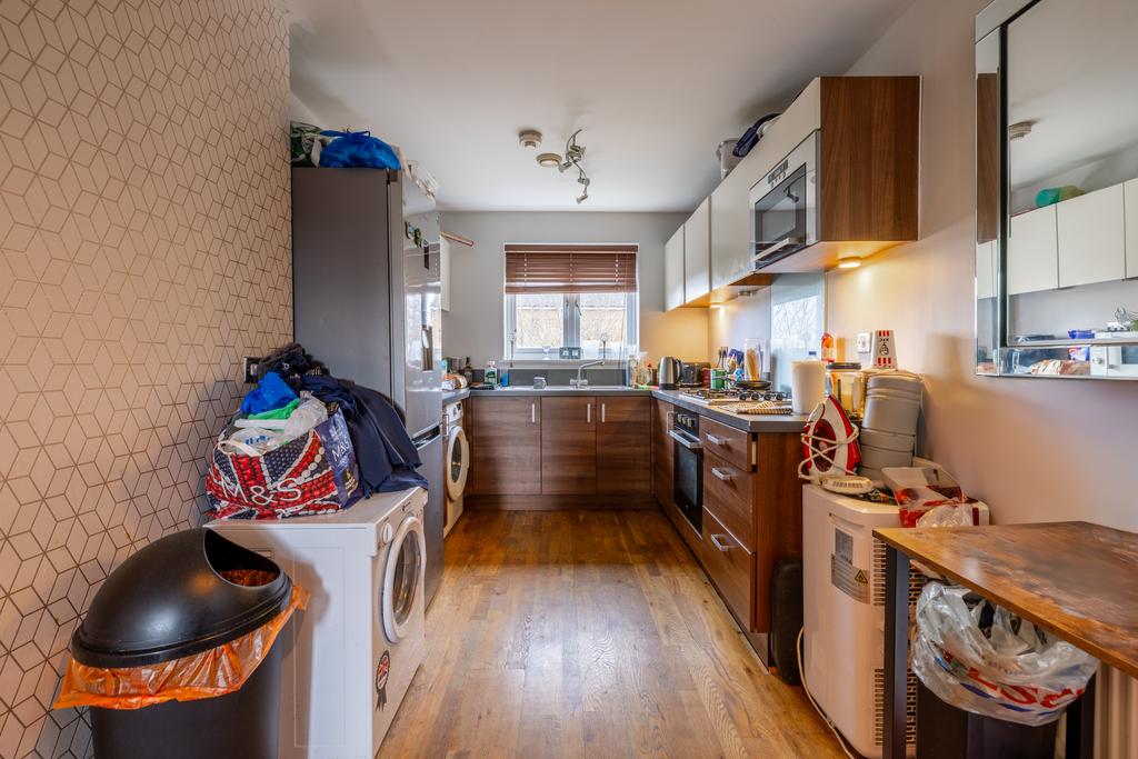 2 e4 a6168 hdr