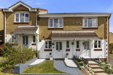 4 Warwick Close, Amberstone, Hailsham, BN27 1NS