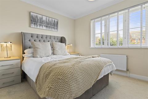 4 Warwick Close, Amberstone, Hailsham, BN27 1NS
