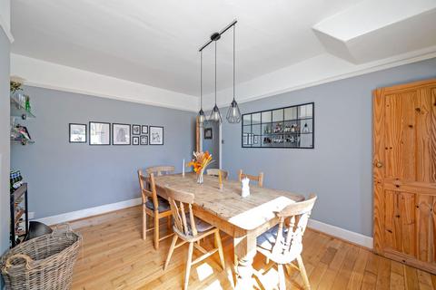 62 Albert Road, Harrogate, HG1 4HT