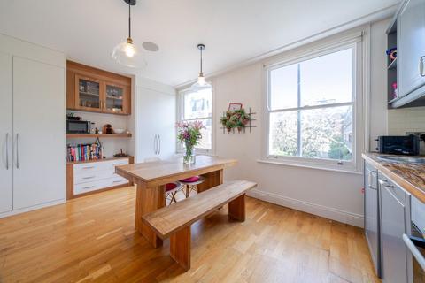 3 bedroom flat for sale, Latchmere Road, Battersea