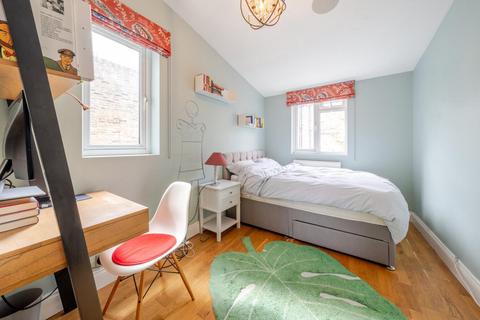 3 bedroom flat for sale, Latchmere Road, Battersea