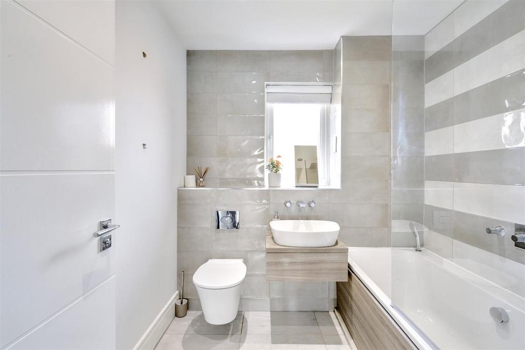 Bathroom 1 1.jpeg