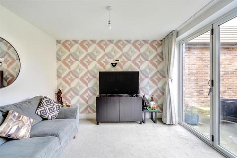 2 Badger Vale, Nottingham, NG8 2FH