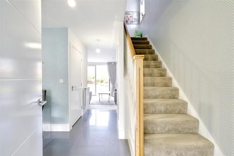 2 Badger Vale, Nottingham, NG8 2FH