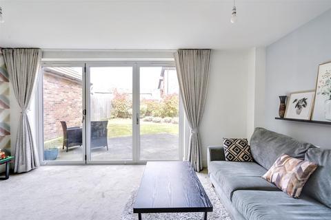 2 Badger Vale, Nottingham, NG8 2FH