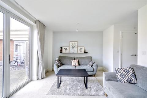 2 Badger Vale, Nottingham, NG8 2FH